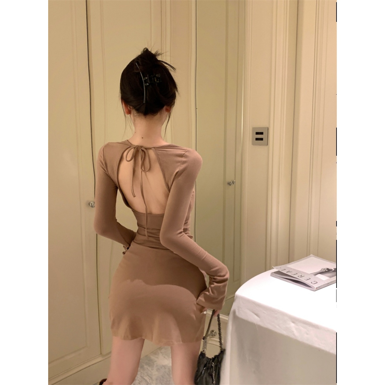 バックオープンタイトミニワンピース