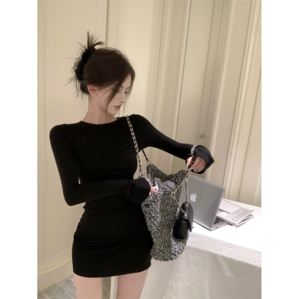 バックオープンタイトミニワンピース