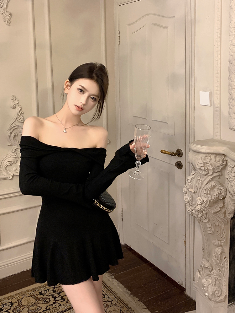 オフショルダーフレアリブニットミニワンピース