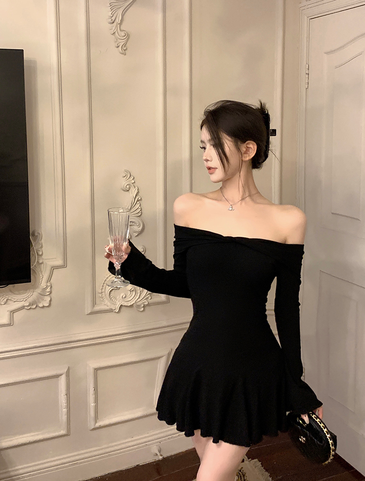 オフショルダーフレアリブニットミニワンピース